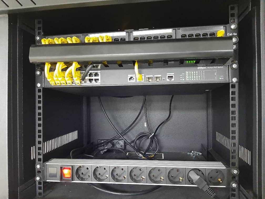 اتاق سرور و دیتا سنتر